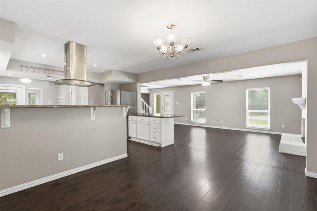 971 N Red Cedar Circle, The Woodlands, TX 77380