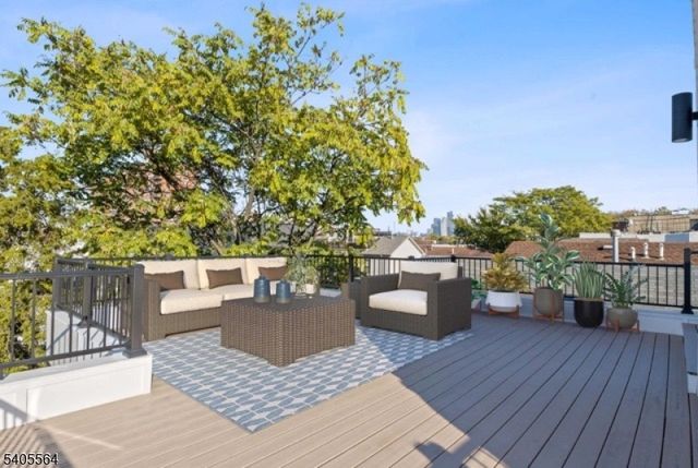 291 New York Ave 4, Jersey City, NJ 07307