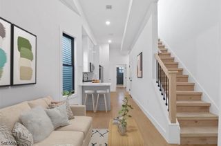 291 New York Ave 4, Jersey City, NJ 07307