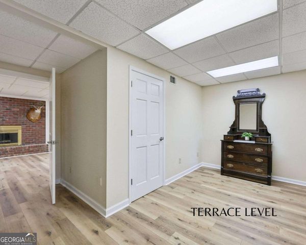 1090 Oakhaven Drive, Roswell, GA 30075