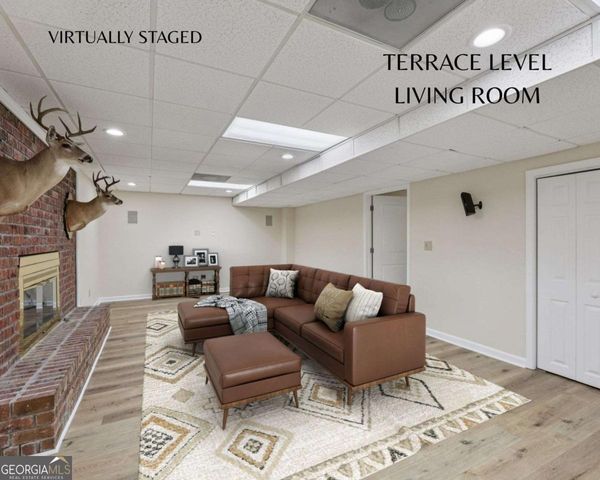 1090 Oakhaven Drive, Roswell, GA 30075