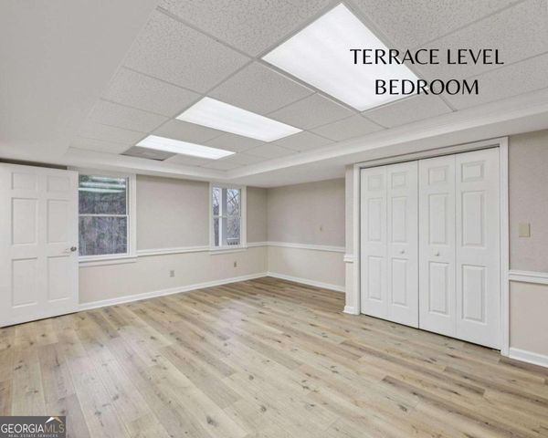 1090 Oakhaven Drive, Roswell, GA 30075