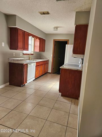 8256 JUSTIN Road N, Jacksonville, FL 32210