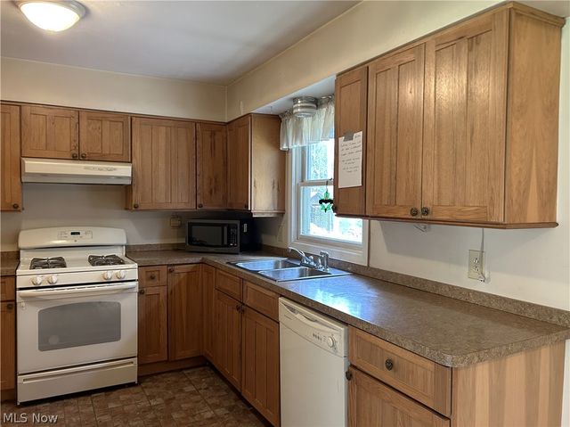 2514 Red Fox Pass, Willoughby Hills, OH 44094