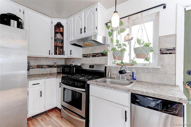 44760 Gregory Lane, Plymouth, MI 48170