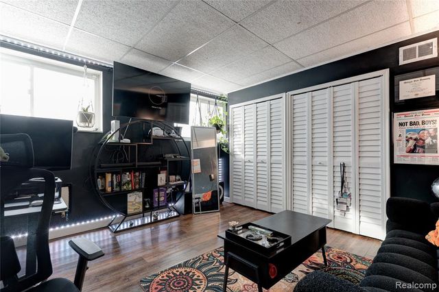 44760 Gregory Lane, Plymouth, MI 48170