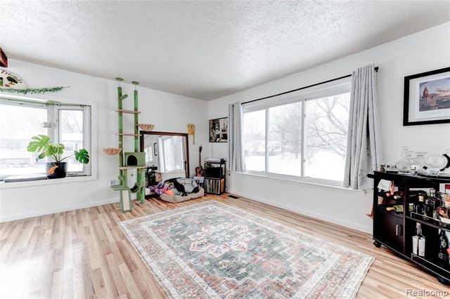 44760 Gregory Lane, Plymouth, MI 48170