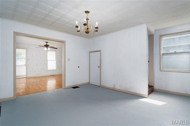 2402 E 25th Street, Granite City, IL 62040