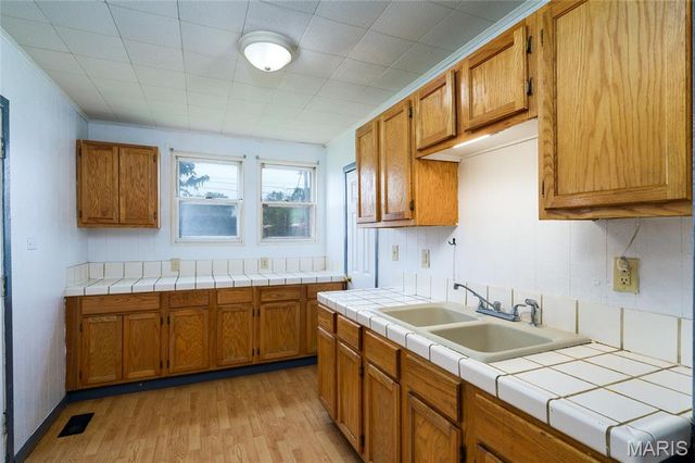 2402 E 25th Street, Granite City, IL 62040