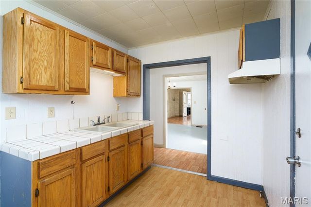 2402 E 25th Street, Granite City, IL 62040