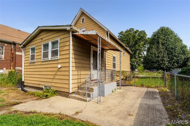 2402 E 25th Street, Granite City, IL 62040