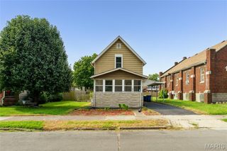 2402 E 25th Street, Granite City, IL 62040