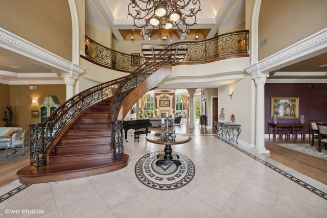 1900 Winnetka Avenue, Northfield, IL 60093