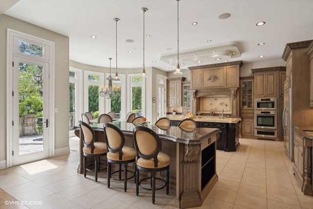 1900 Winnetka Avenue, Northfield, IL 60093