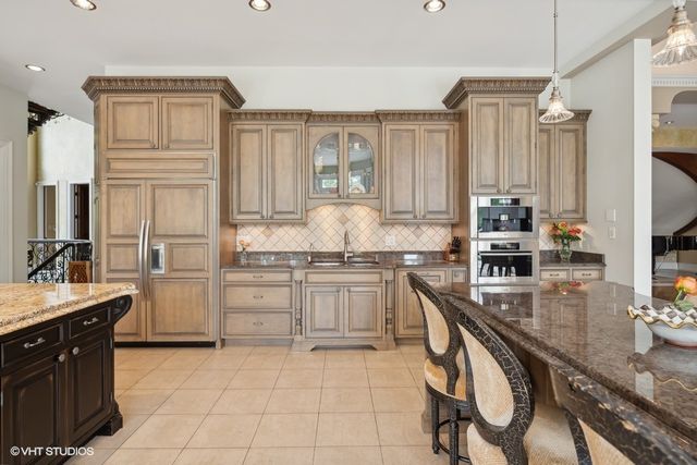 1900 Winnetka Avenue, Northfield, IL 60093