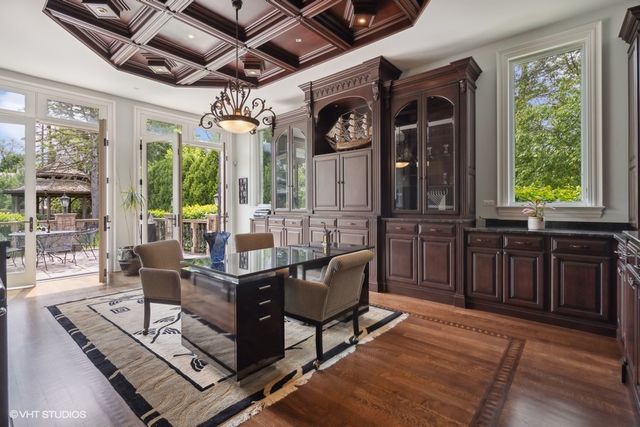 1900 Winnetka Avenue, Northfield, IL 60093