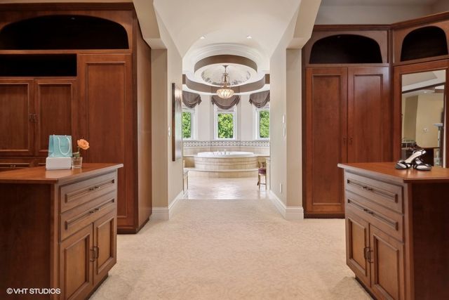 1900 Winnetka Avenue, Northfield, IL 60093