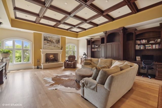 1900 Winnetka Avenue, Northfield, IL 60093