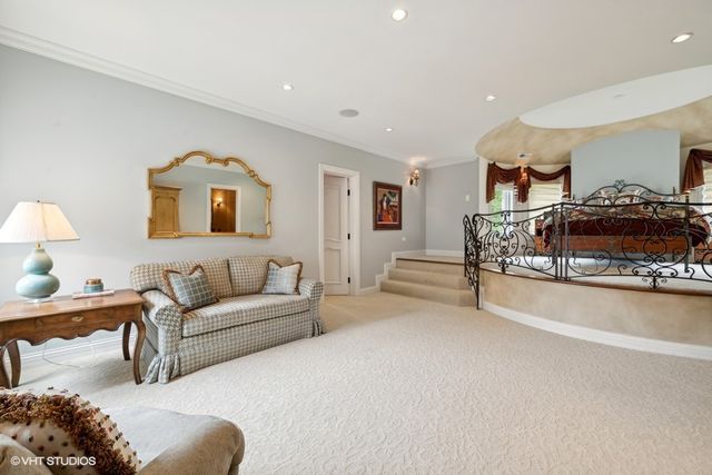 1900 Winnetka Avenue, Northfield, IL 60093