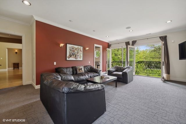 1900 Winnetka Avenue, Northfield, IL 60093