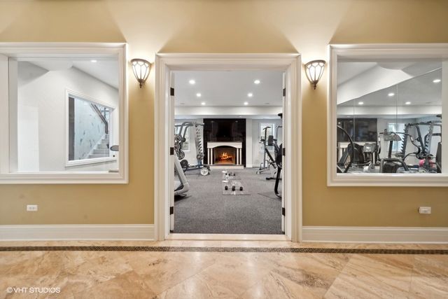 1900 Winnetka Avenue, Northfield, IL 60093