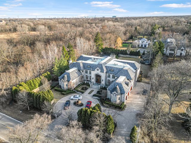 1900 Winnetka Avenue, Northfield, IL 60093