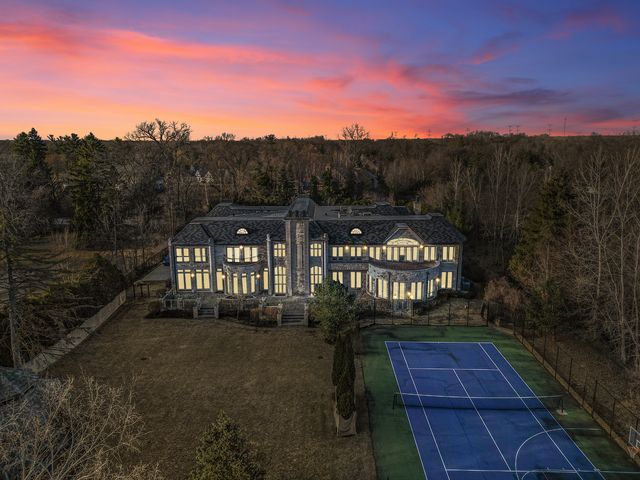 1900 Winnetka Avenue, Northfield, IL 60093