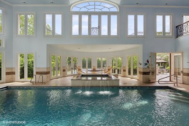 1900 Winnetka Avenue, Northfield, IL 60093