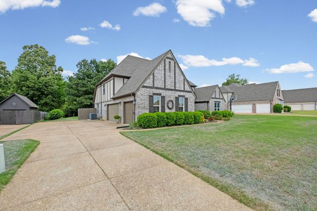 14685 SAINT CHARLES DR, Olive Branch, MS 38654