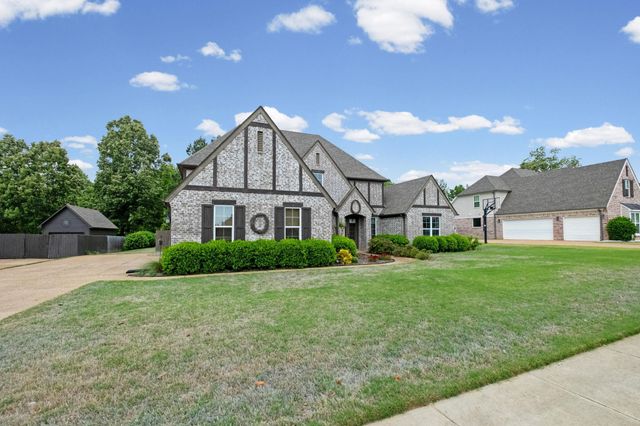 14685 SAINT CHARLES DR, Olive Branch, MS 38654