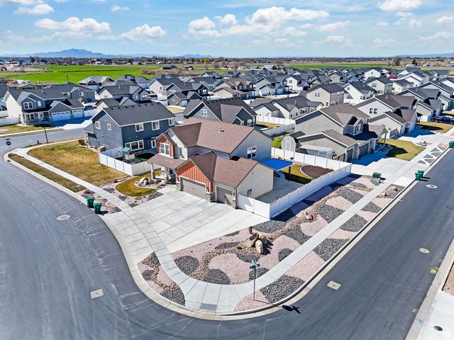 3301 W 3175 S, West Haven, UT 84401