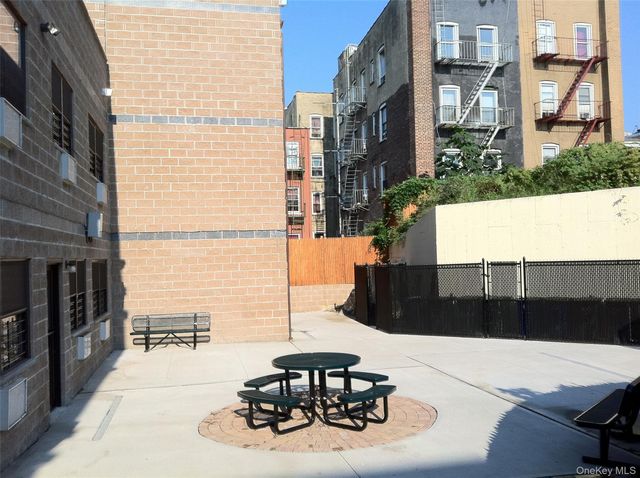 753, Bronx, NY 10467