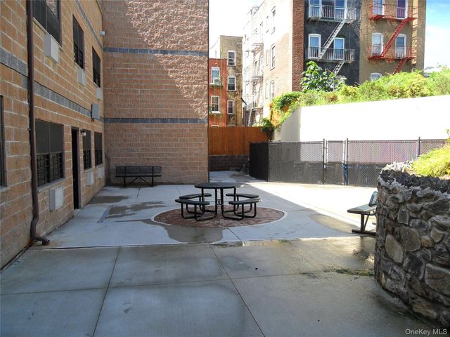 753, Bronx, NY 10467