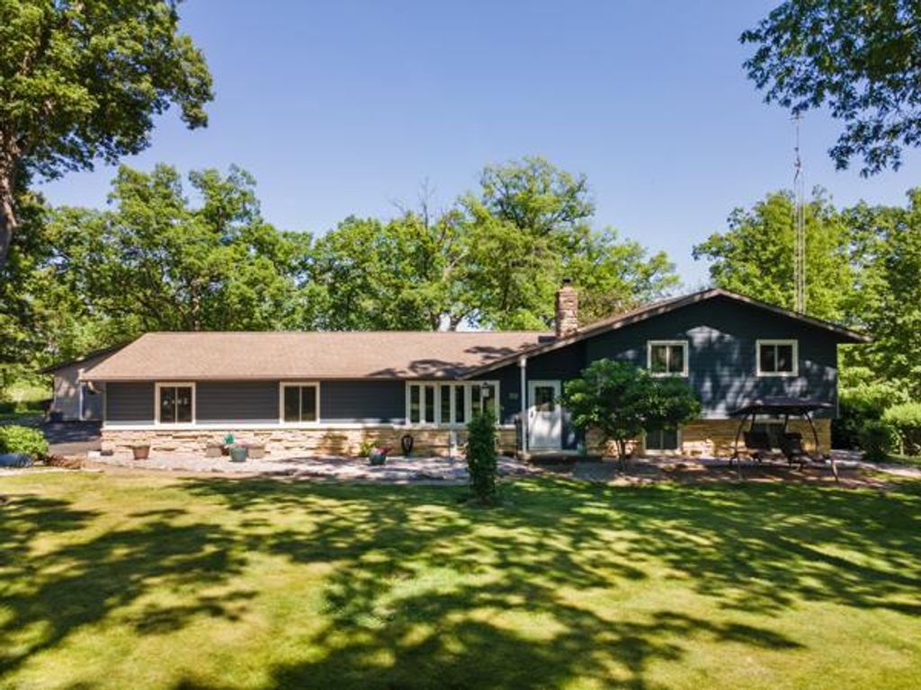 N5948 County Road S, Lake Mills, WI 53551