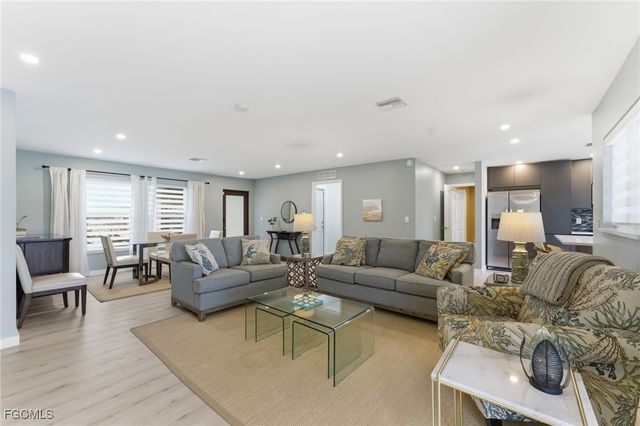 1112 SE 31st ST, Cape Coral, FL 33904