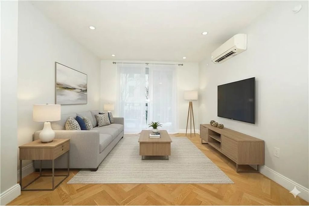 531 Vanderbilt Ave Apt 3B, New York City, NY 11238