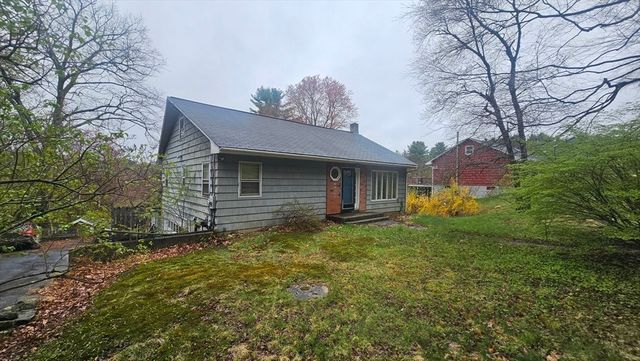 84 Stafford Holland Rd, Wales, MA 01081