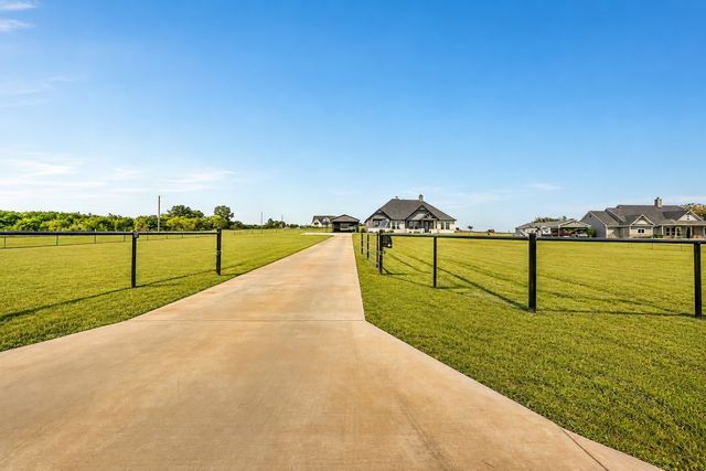 2433 Old Denton Highway, Decatur, TX 76234
