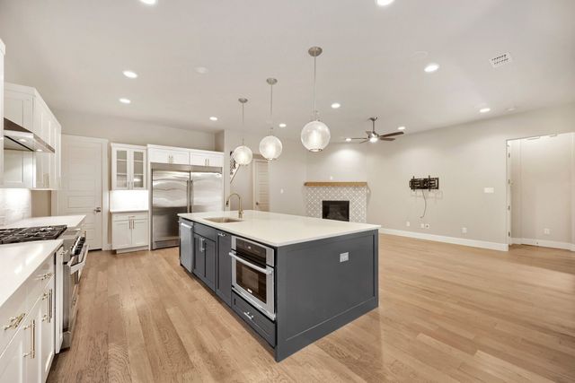 1806 Tucker Street, Dallas, TX 75214