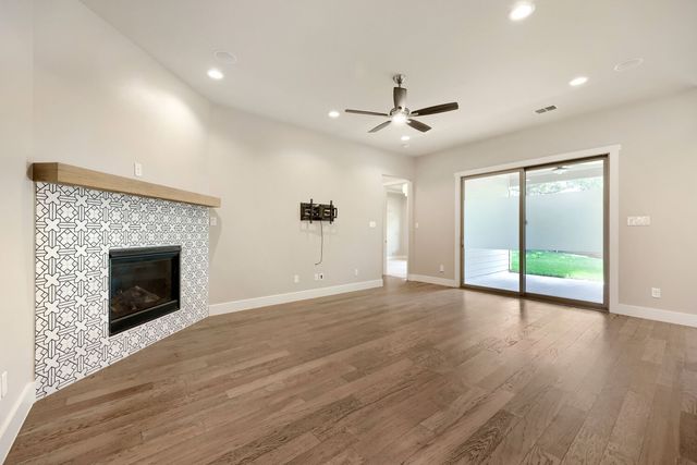1806 Tucker Street, Dallas, TX 75214