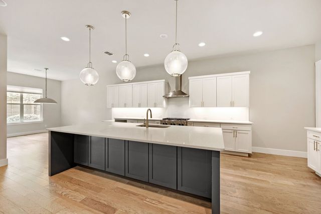 1806 Tucker Street, Dallas, TX 75214