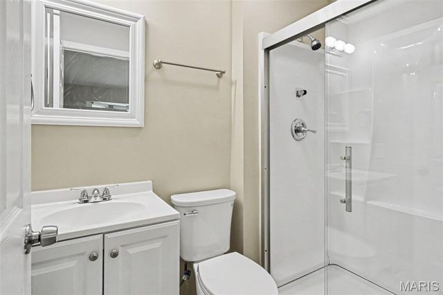 5204 Bay Point Drive, Florissant, MO 63034