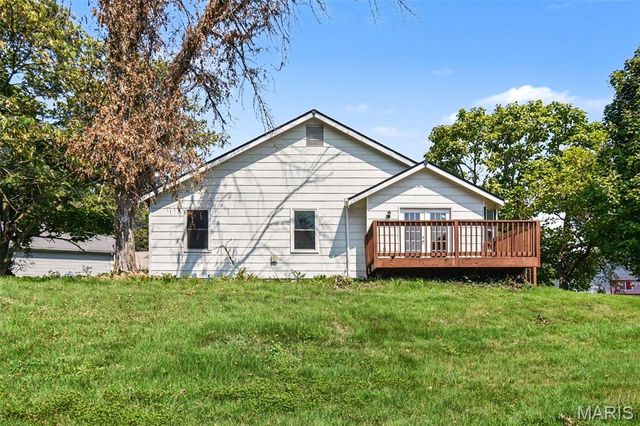 5204 Bay Point Drive, Florissant, MO 63034