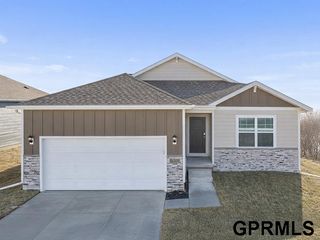 5434 Fenwick Street, Bellevue, NE 68133