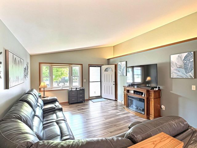 1821 OHIO STREET, Oshkosh, WI 54902