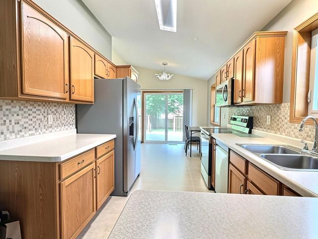 1821 OHIO STREET, Oshkosh, WI 54902