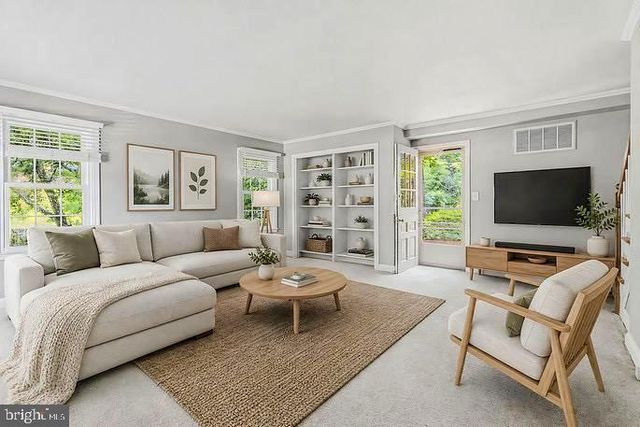 302 DIXIE DR, Baltimore, MD 21204