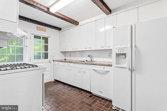 302 DIXIE DR, Baltimore, MD 21204