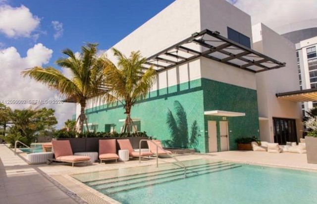 11 NE 6th St 1506, Miami, FL 33132