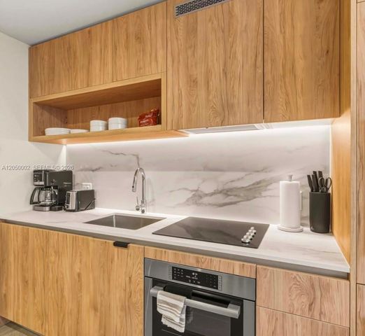 11 NE 6th St 1506, Miami, FL 33132